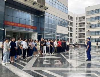 以练筑防，安全同行—明升体育88联合图书馆开展消防安全管理培训暨防震减灾疏散演练活动